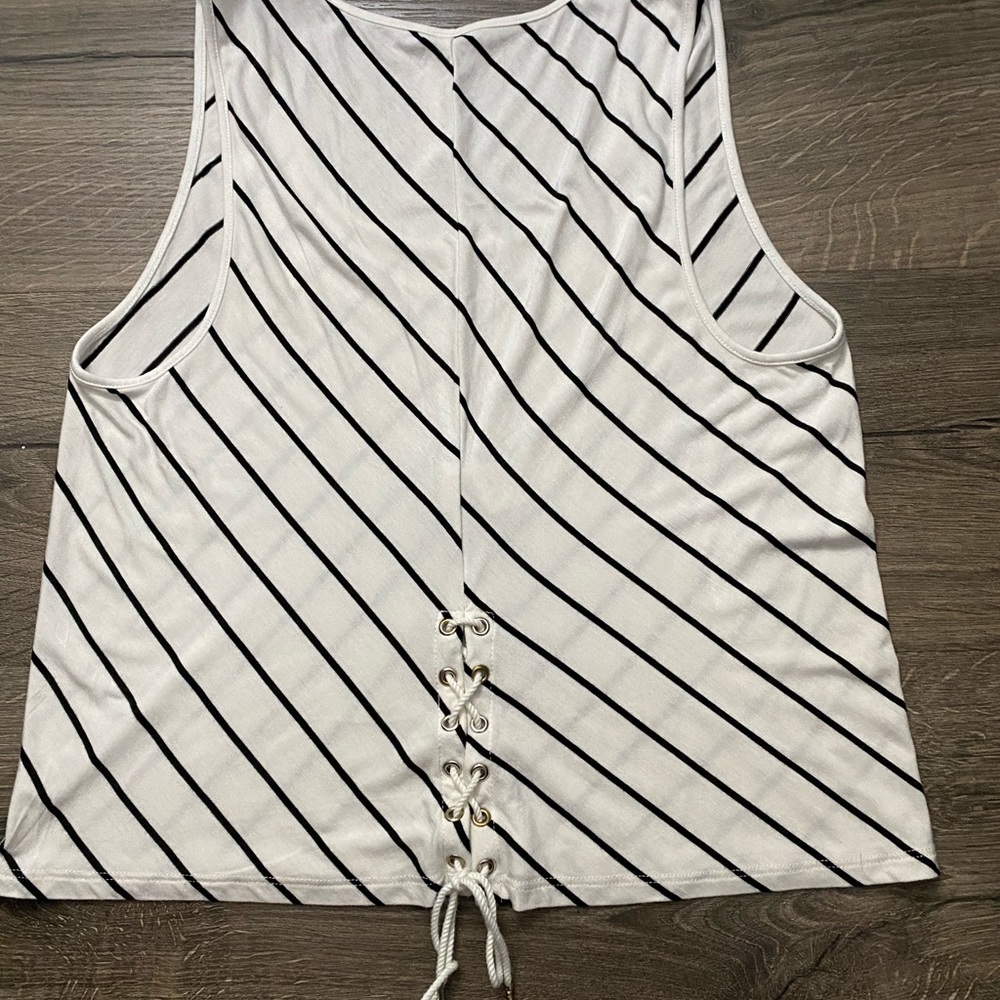 Kensie White and Black Striped Cropped Tank Top - Picture 4 of 7